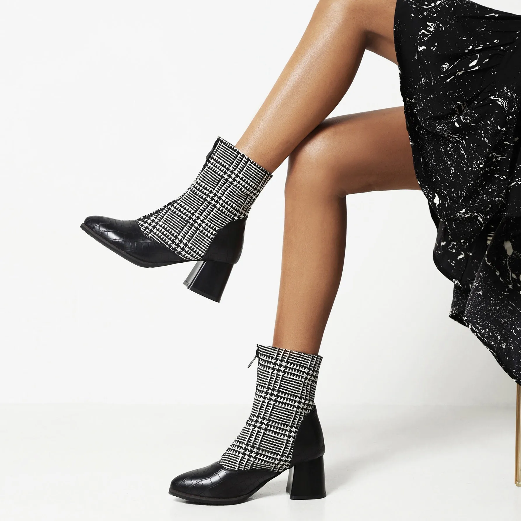 Bigsizeheels Front zipper houndstooth booties - Houndstooth