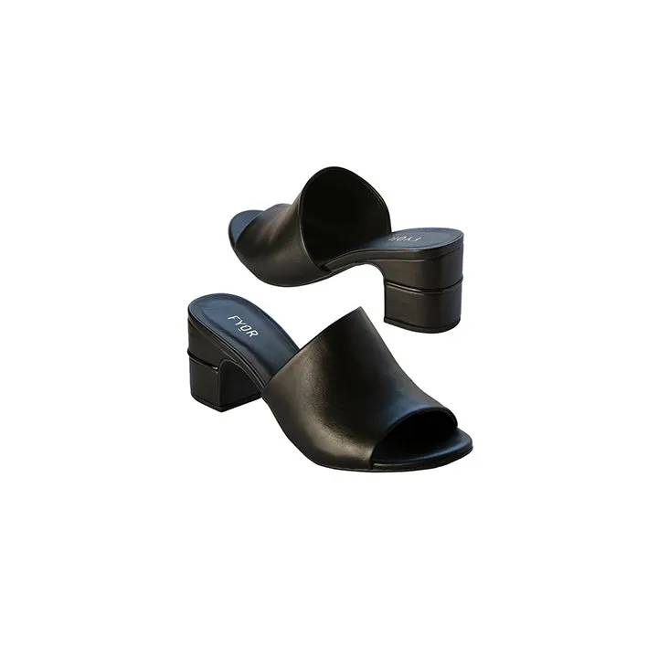 LEVI (BLACK)