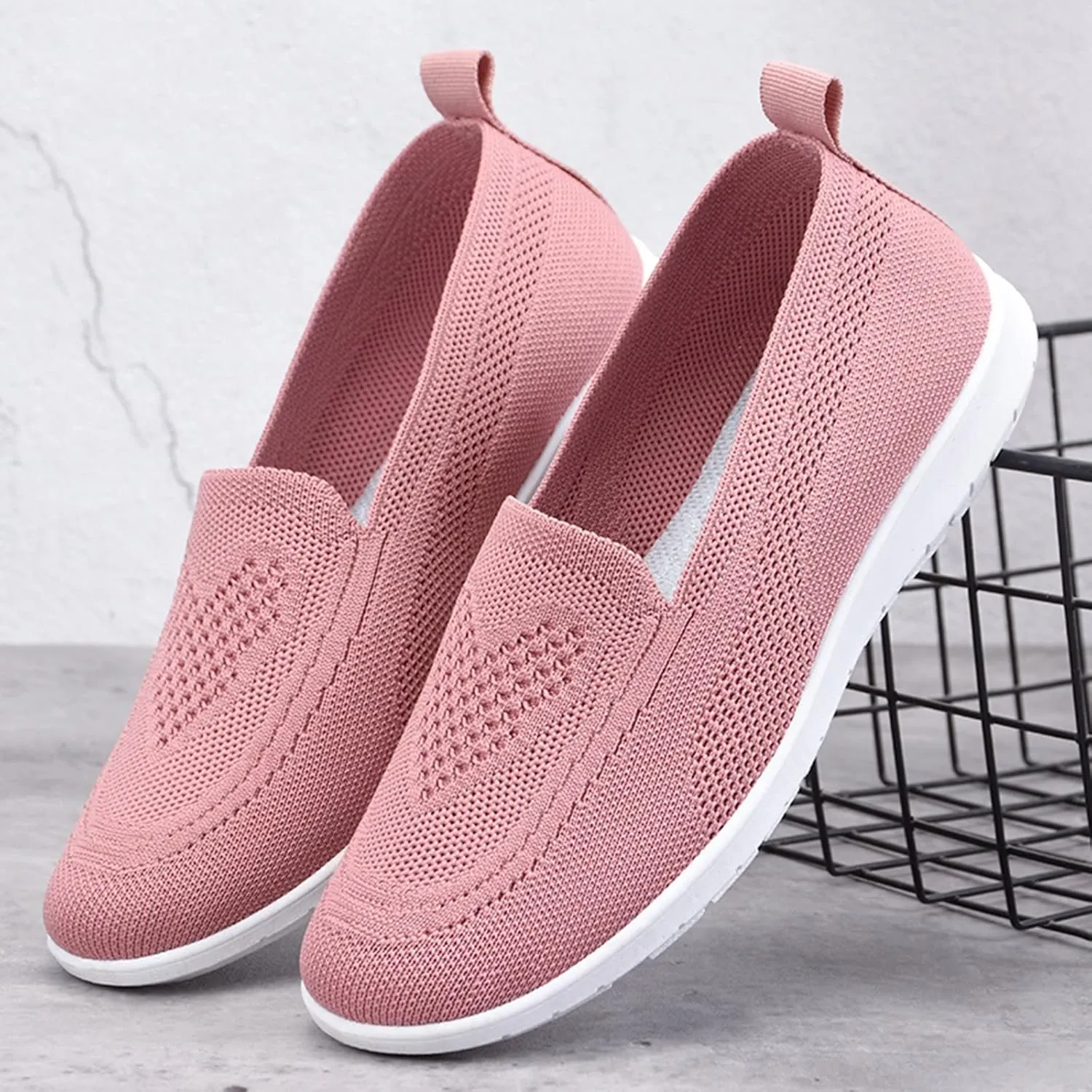 Women's Summer Mesh Breathable Walking Shoes with Arch Support, Non Slip Beach Casual Sneakers Dress Flat Sandals